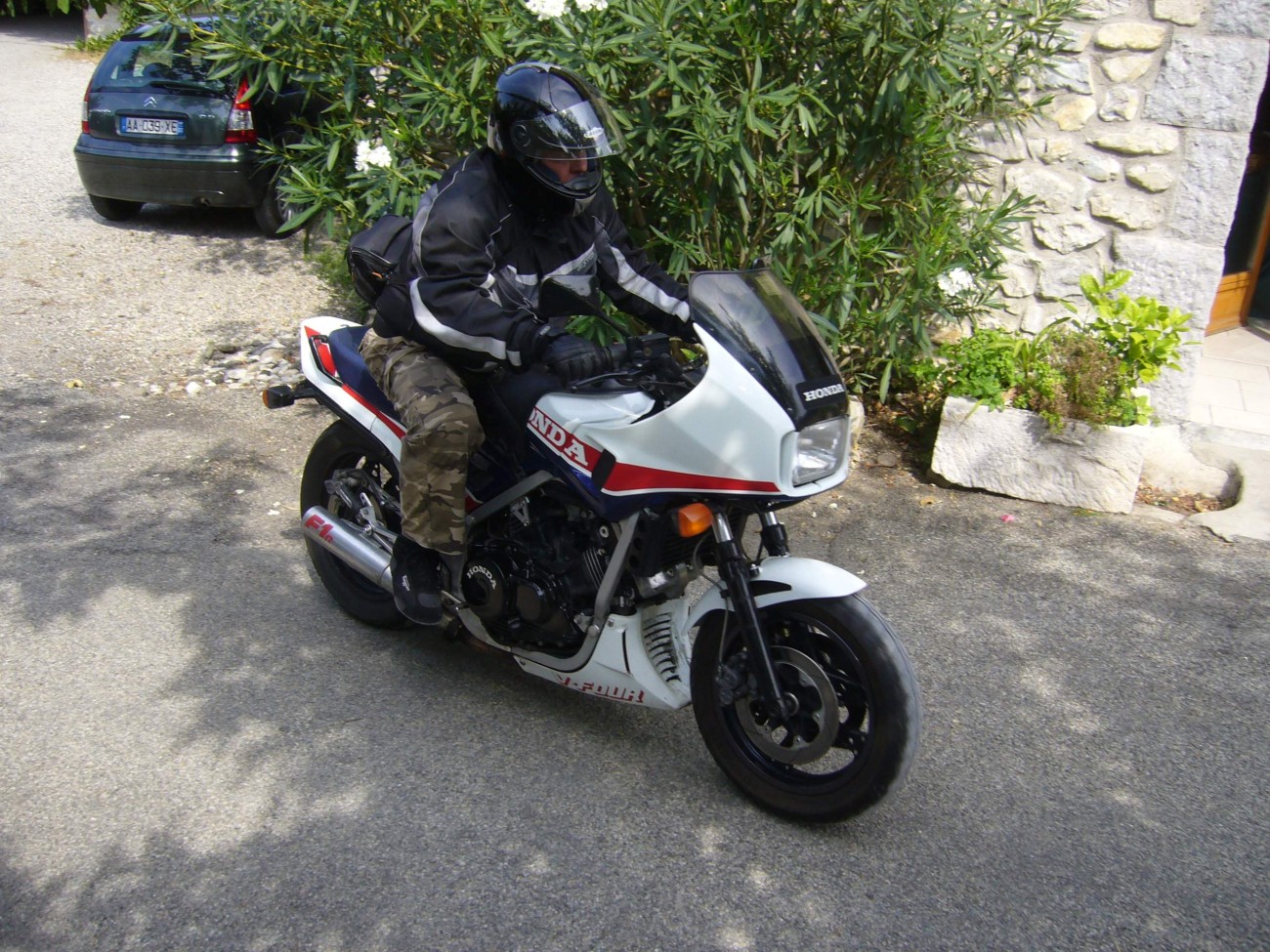 2009V4H80_0014.jpg